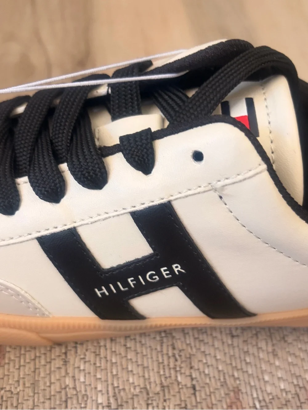 Tommy Hilfiger Cream Leather Sneakers-Brand New-Never Worn